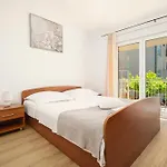 Vitis - Centre - Free Parking Daire Vodice