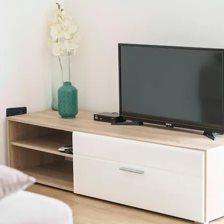 Vitis - Centre - Free Parking Vodice