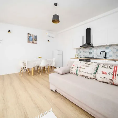 Vitis - Centre - Free Parking Vodice