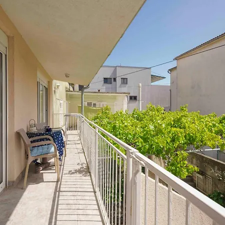 Vitis - Centre - Free Parking Vodice