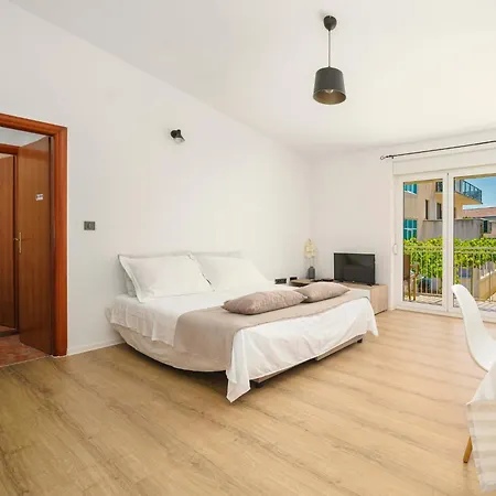 Apartment Vitis - Centre - Free Parking