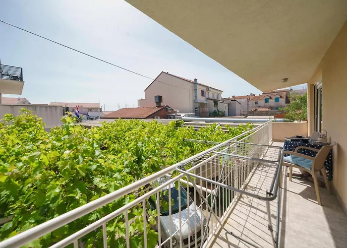 Vitis - Centre - Free Parking Vodice