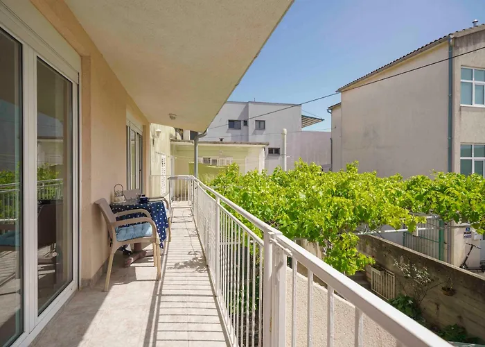 Vitis - Centre - Free Parking Vodice