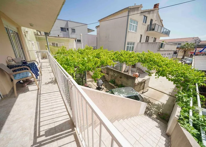 Vitis - Centre - Free Parking Vodice